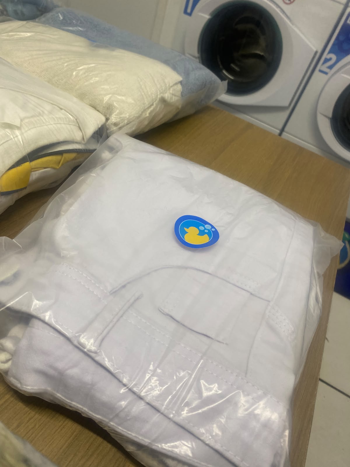 Roupas limpas embaladas pela Limpo em Minutos